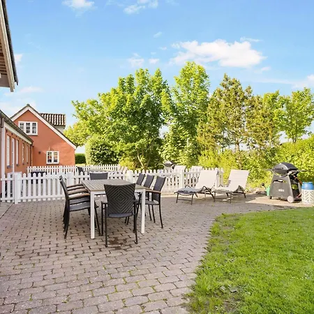 4 Star In Ferienhaus Hjørring