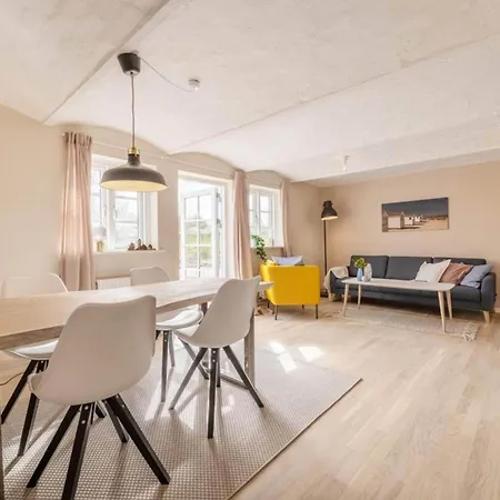 4 Star In Ferienhaus Hjørring