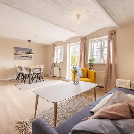 Ferienhaus 4 Star In *